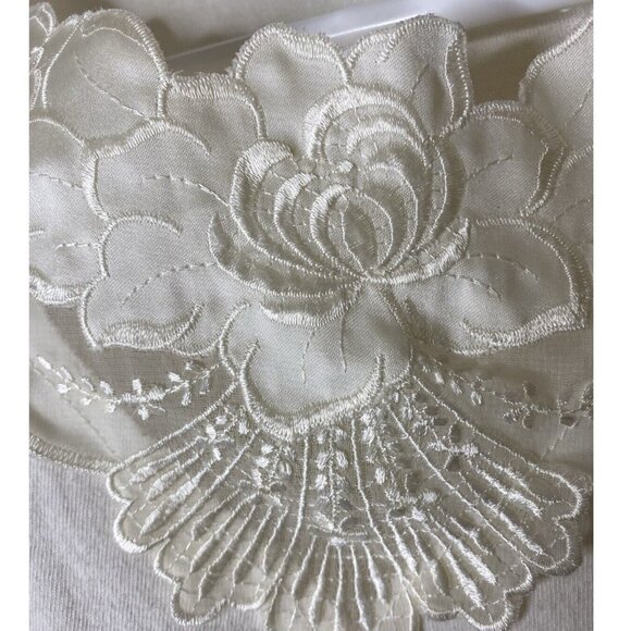 Vintage Ivory Embroidered Cami Tank Top Size M Made in USA - Picture 2 of 7